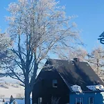 Zauberblick Am Rennsteig Frankenwald Freistehend Naturnah Hundefreundlich Eingezaeunt بيت للعطل *