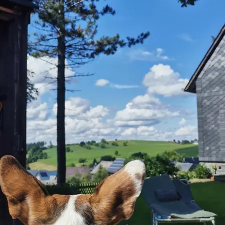 Zauberblick Am Rennsteig Frankenwald Freistehend Naturnah Hundefreundlich Eingezaeunt Tatil Evi