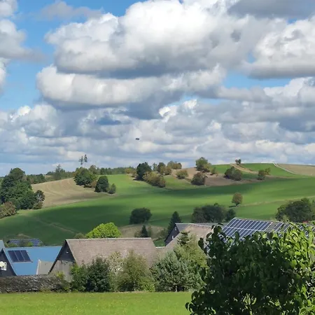 Zauberblick Am Rennsteig Frankenwald Freistehend Naturnah Hundefreundlich Eingezaeunt Tatil Evi *