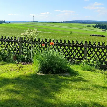 Zauberblick Am Rennsteig Frankenwald Freistehend Naturnah Hundefreundlich Eingezaeunt Tatil Evi *