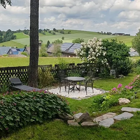펜션 Zauberblick Am Rennsteig Frankenwald Freistehend Naturnah Hundefreundlich Eingezaeunt Ludwigsstadt